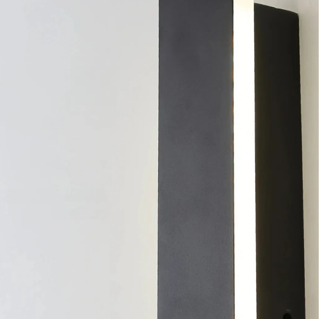 Schwarze LED Außenwandleuchte mit Bewegungssensor