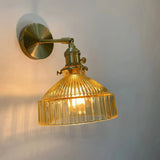 Vintage Wandleuchte aus Glas und Metall für SchlafzimmerVintage Wandleuchte aus Glas und Metall für SchlafzimmerVintage Wandleuchte aus Glas und Metall für Schlafzimmer und Metall für Schlafzimmer