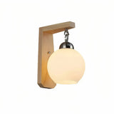 Wandleuchte skandinavisch aus Glas und Holz für Schlafzimmer