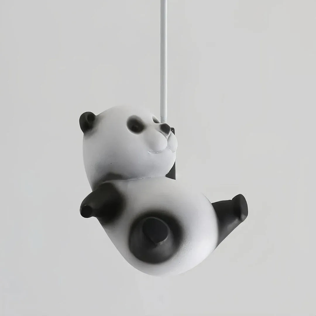 Drei Pandafiguren rund um den weißen PE-Leuchtenschirm