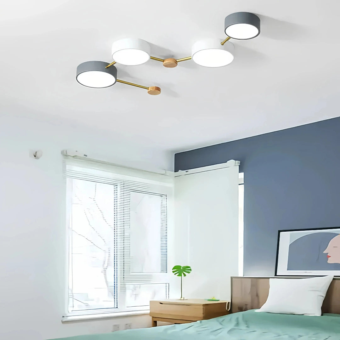 Skandinavische Deckenleuchte mit rundem LED-Licht im Schlafzimmer