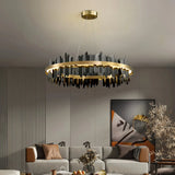 Design-Pendelleuchte in Ringform in Schwarz-Gold für das Wohnzimmer