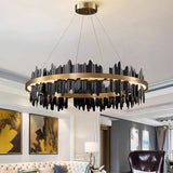 Design-Pendelleuchte in Ringform in Schwarz-Gold für das Wohnzimmer