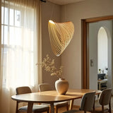 Design Pendelleuchte aus Holz im skandinavischen Stil für das Esszimmer