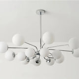 Moderner Kronleuchter im Opalglas Kugeldesign für Wohnzimmer