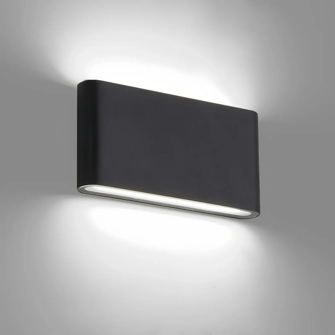 Flache LED Wandleuchte innen für Treppenhaus