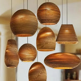 Geflochtene Papier-Pendelleuchte fürs Esszimmer