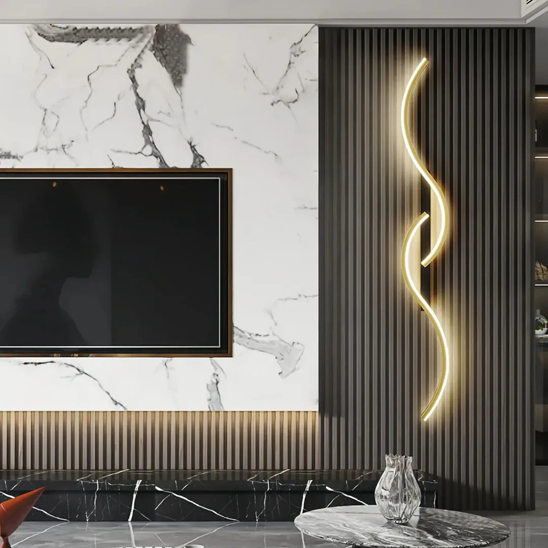 Geschwungene LED-Wandleuchte, dimmbar, modern