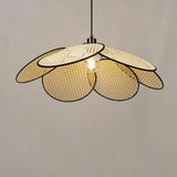 Japanische Pendelleuchte aus Rattan in Blütenform für das Esszimmer