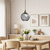 LED-Pendelleuchte mit bunter Glaskugel modern fürs Esszimmer