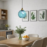 LED-Pendelleuchte mit bunter Glaskugel modern fürs Esszimmer