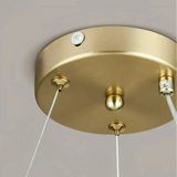 Detailansicht der Deckenhalterung aus Metall