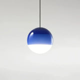 Bunte LED Pendelleuchte Kugel aus Glas für Esszimmer