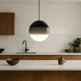 Bunte LED Pendelleuchte Kugel aus Glas für Esszimmer