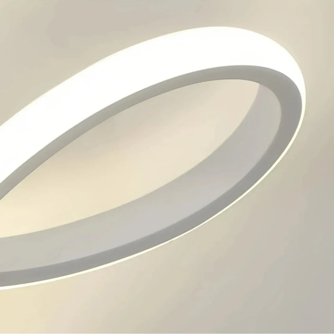 Metallgehäuse der LED-Deckenleuchte in Schwarz und Weiß