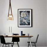 Moderne Pendelleuchte aus Glas und Leder im Helmdesign fürs Esszimmer