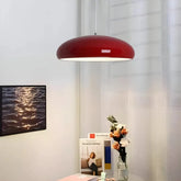 Mid-Century Pendelleuchte in Kuppelform für das Esszimmer