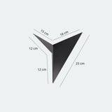Minimalistische LED-Wandleuchte aus Metall in Dreiecksform