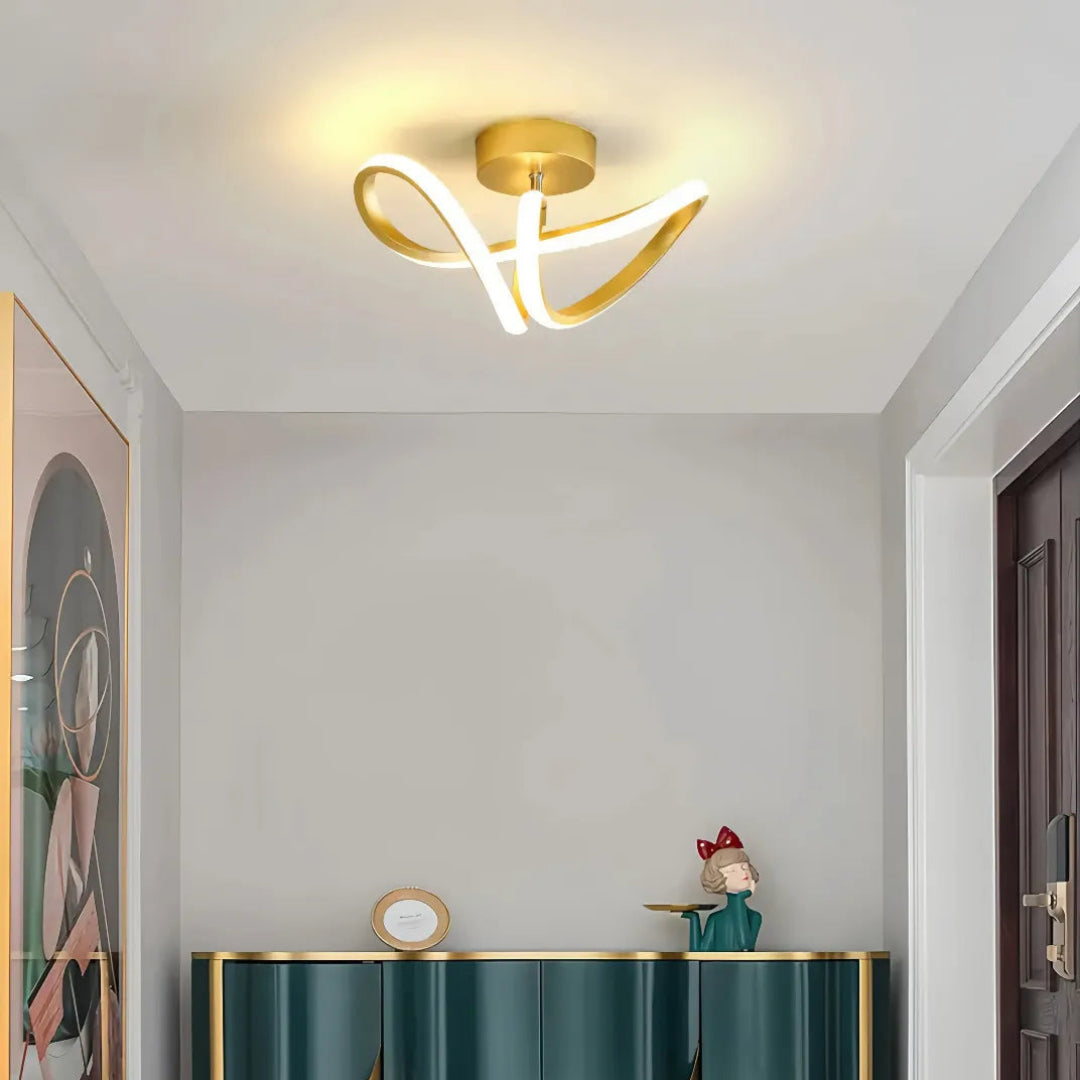 Ringförmige LED-Deckenleuchte in Gold, Frontalansicht