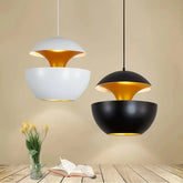 Moderne Kugel-Pendelleuchte aus Metall für Esszimmer und Esstisch