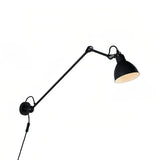Moderne LED Wandleuchte in Schwarz mit flexiblem Schwenkarm