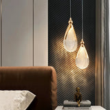 Moderne Pendelleuchte aus Acrylglas mit Tropfenaufhängung fürs Schlafzimmer