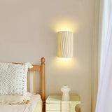 Moderne LED Wandleuchte Up and Down mit Rillendesign für Schlafzimmer