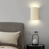 Moderne LED Wandleuchte Up and Down mit Rillendesign für Schlafzimmer