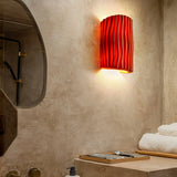 Moderne LED Wandleuchte Up and Down mit Rillendesign für Schlafzimmer