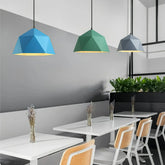 Moderne LED Pendelleuchte aus Metall für Esszimmer in Schwarz