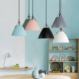 Moderne Pendelleuchte im Macaron-Stil aus Metall für das Esszimmer