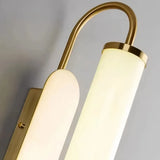 Moderne goldene Wandleuchte im Zylinder-Design für das Treppenhaus