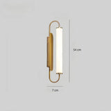 Moderne goldene Wandleuchte im Zylinder-Design für das Treppenhaus