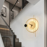 Moderne runde Wandleuchte mit Uhr für das Wohnzimmer