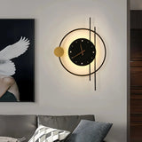 Moderne runde Wandleuchte mit Uhr für das Wohnzimmer
