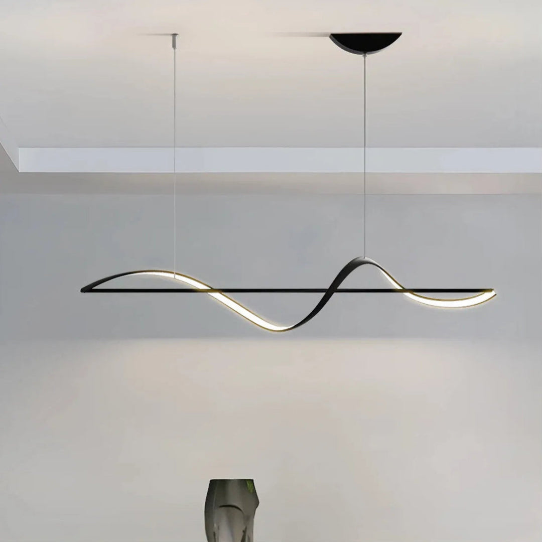 Schwarze dimmbare LED-Pendelleuchte aus Metall für das EsszimmerPendelleuchte für den Esstisch in Gold