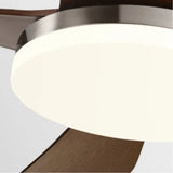 Moderner Deckenventilator mit Fernbedienung und Licht