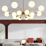 Moderner Kronleuchter im Opalglas Kugeldesign für Wohnzimmer