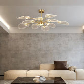 Moderner Kronleuchter in Gold mit Blatt-Design für das Wohnzimmer