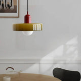 Runde LED Pendelleuchte aus Glas für das Schlafzimmer
