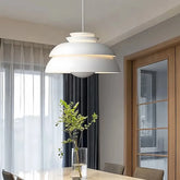 Nordische Pendelleuchte in Weiß für das Esszimmer