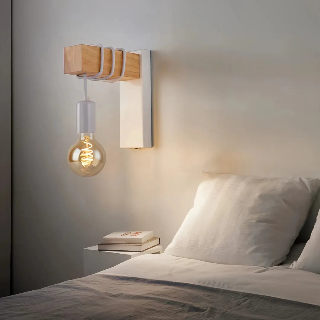 Wandleuchte aus Holz und Metall für Ihren Loft-Look
