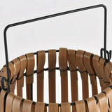Diese Rattan Stehlampe ist vor allem als dekorative Außenbeleuchtung gedacht. Sie sorgt für stimmungsvolles Licht und eine warme Atmosphäre im Außenbereich.