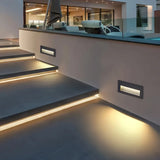 Rechteckige LED-Wandeinbauleuchte in Schwarz, IP65, für Treppen