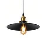 Schwarze Pendelleuchte im Industrial Stil aus Metall für Esszimmer