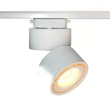 Schwenkbarer Aufbaustrahler im modernen Design für das Wohnzimmer