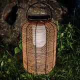 Solar-Gartenlaterne aus handgeflochtenem Rattan