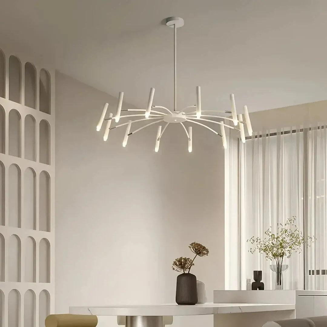 Weißer LED Kronleuchter mit mehrflammigem Design