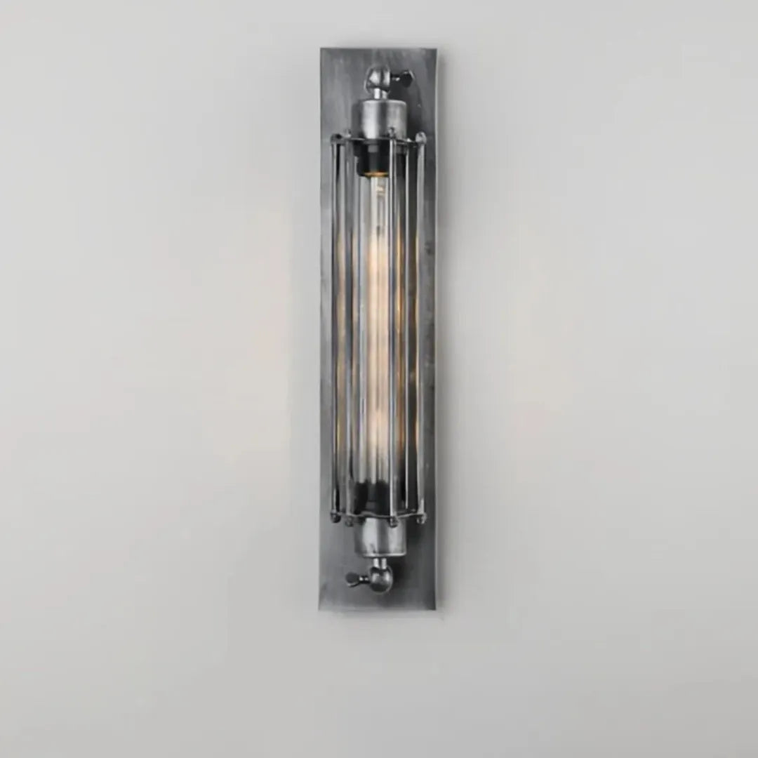 Wandleuchte aus Metall mit Glas im Industrial Design