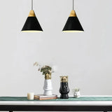 Nordic Pendelleuchte aus Metall und Holz für Esszimmer